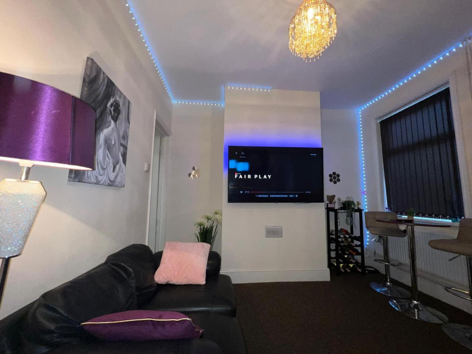 Lovely Room Within 5 Mins Walk To Stoke Train Station With Double And Single Room Exterior foto