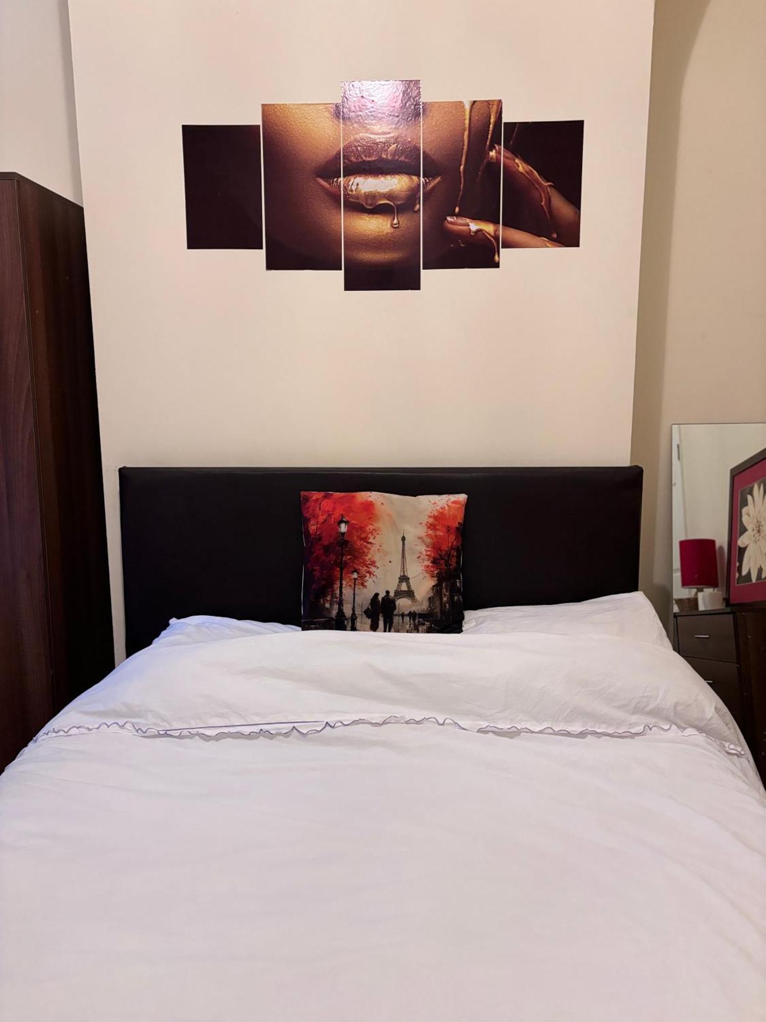 Lovely Room Within 5 Mins Walk To Stoke Train Station With Double And Single Room Exterior foto